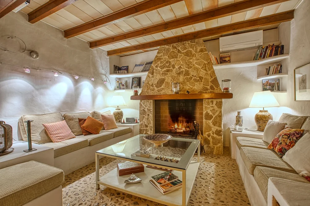 *Authentic and stylish 5-star finca near Palma*