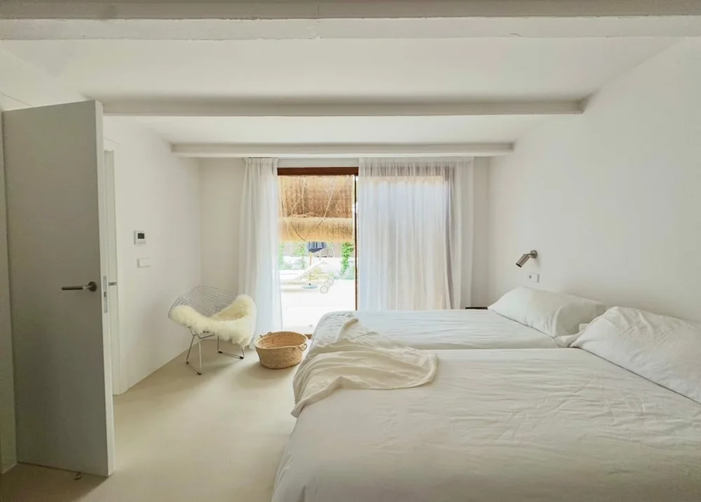 NEW Mediterranean Villa with heated pool