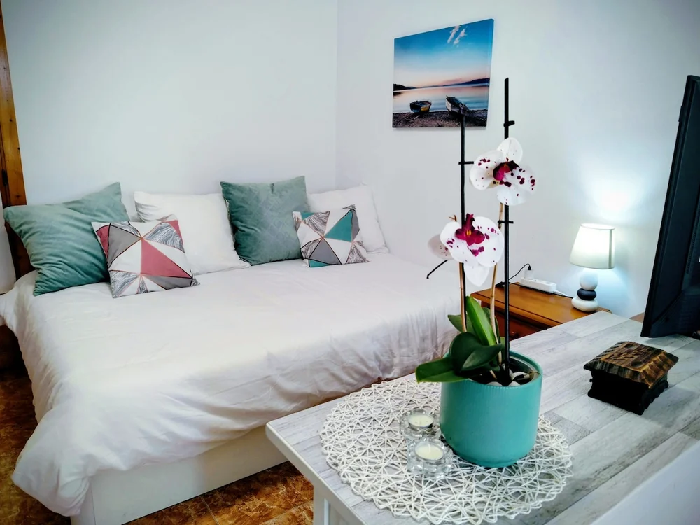 Steps from the sea. Full equipped. Private room