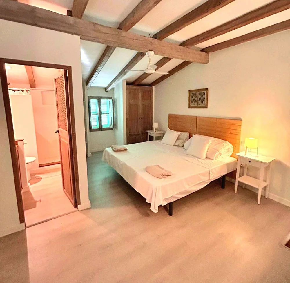 Room with private bathroom in shared apartment
