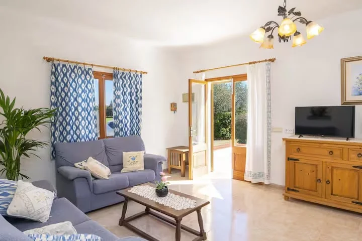 Private villa with pool in Pollença