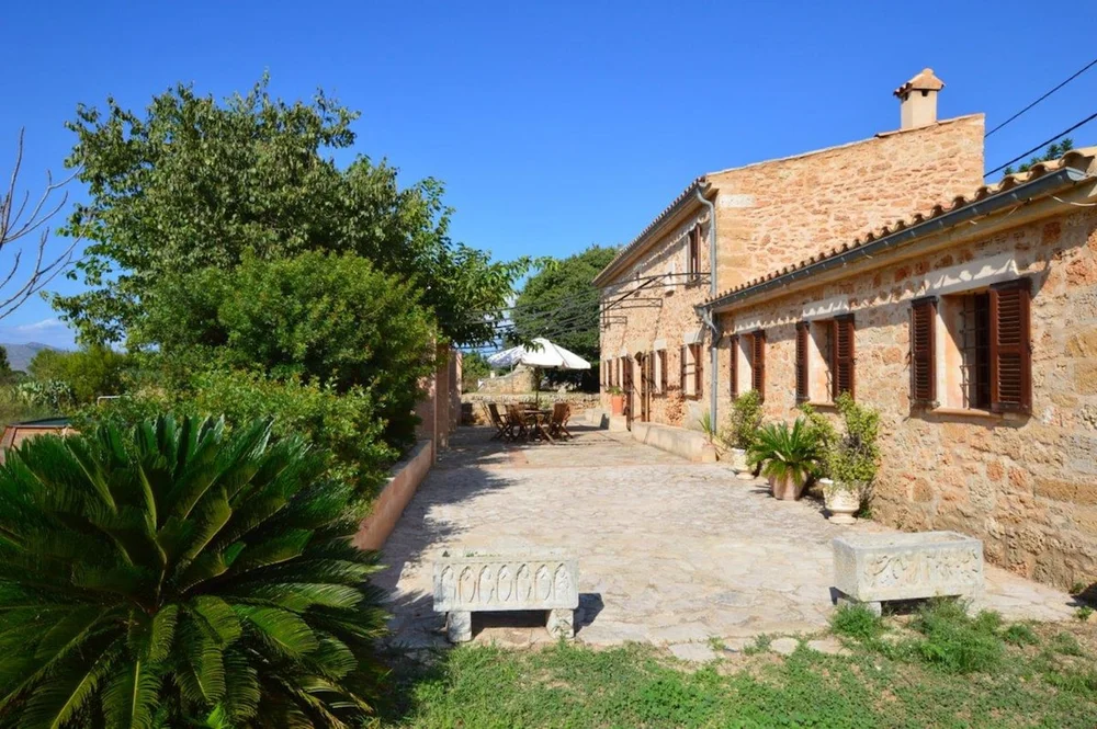 Traditional Mallorcan estate near the beach