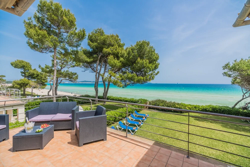 Brand-New Luxurious Oceanfront Villa