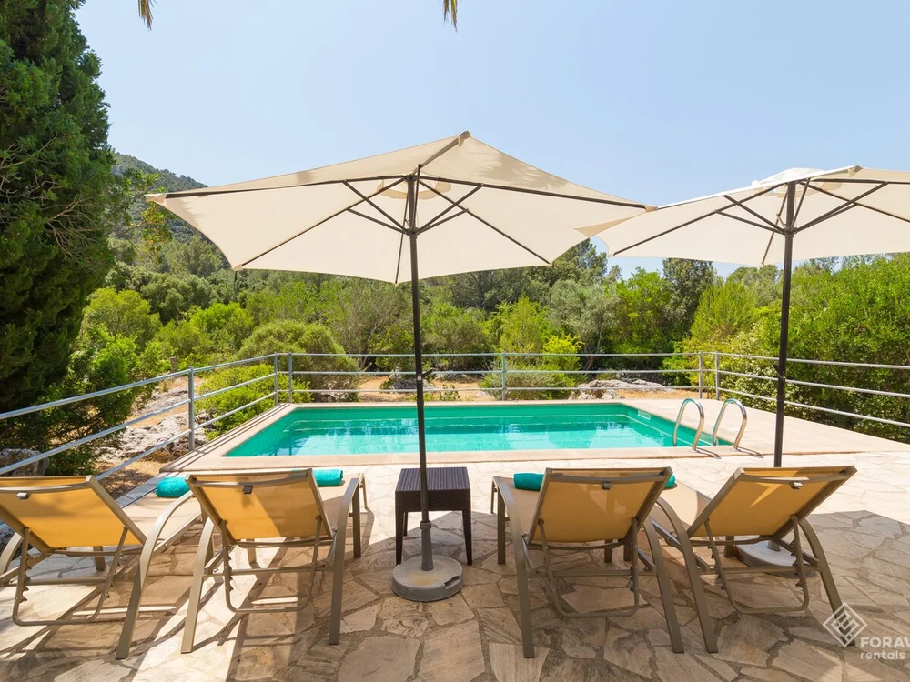 Company - Finca with pool and garden in Campanet