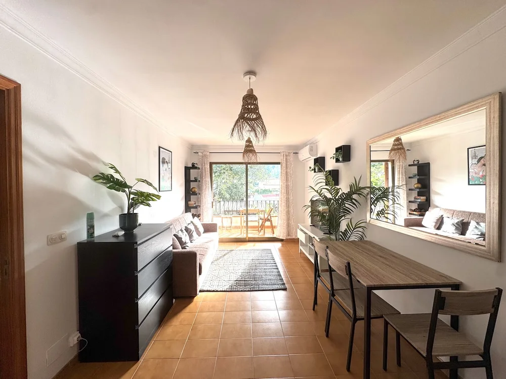 Marigal Apartment with Terrace and A/C, Close to the Sea