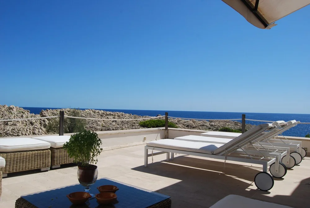 Over the sea 180° amazing sea views