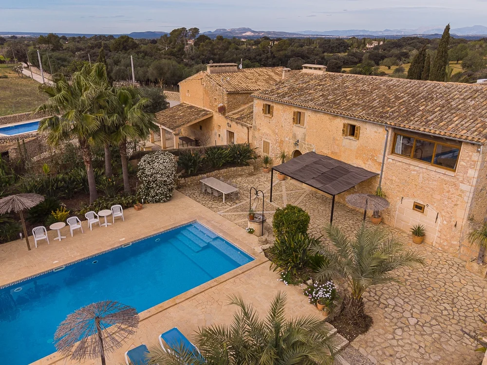 Cabana Barcelo farmhouse for 12 persons