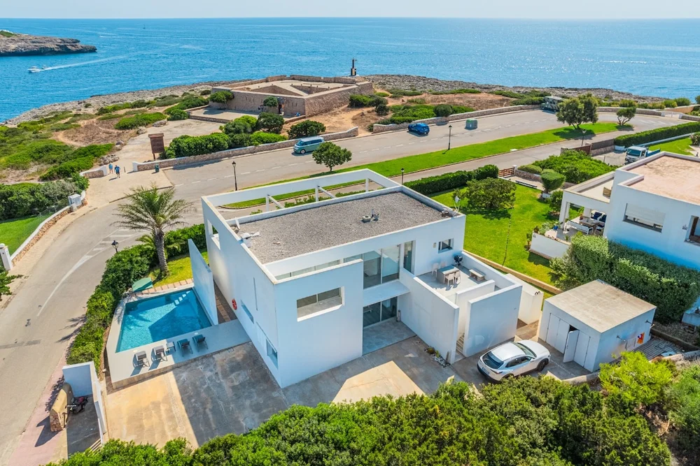 Forti52, seafront villa for 8 persons