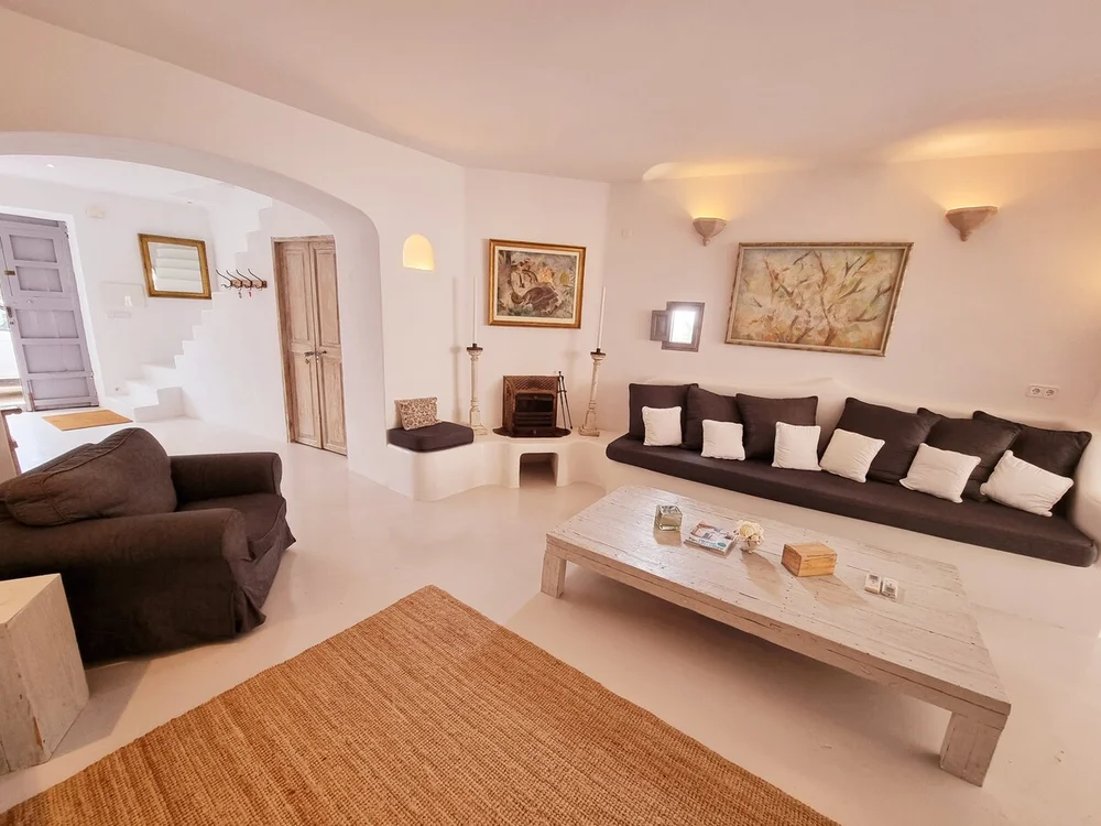 Beautiful Casa Claudine   (ETV-16102)